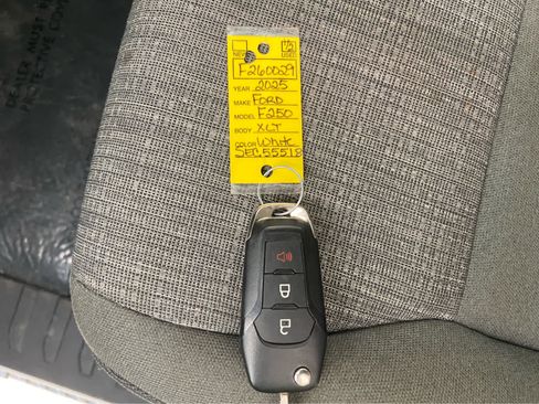 Used 2025 Ford F250 XLT image 38