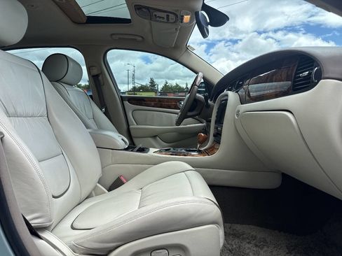 Used 2005 Jaguar XJ Vanden Plas RWD image 16