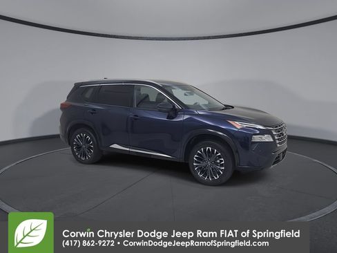Used 2026 Nissan Rogue Platinum w/ Platinum Premium Package AWD/4WD image 2