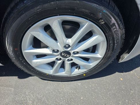 Used 2017 Kia Forte LX w/ LX Popular Package FWD image 12
