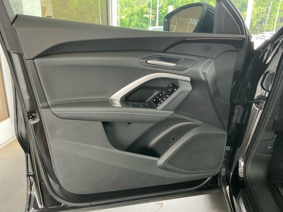 Certified 2025 Audi Q5 Premium w/ Convenience Package AWD/4WD image 36