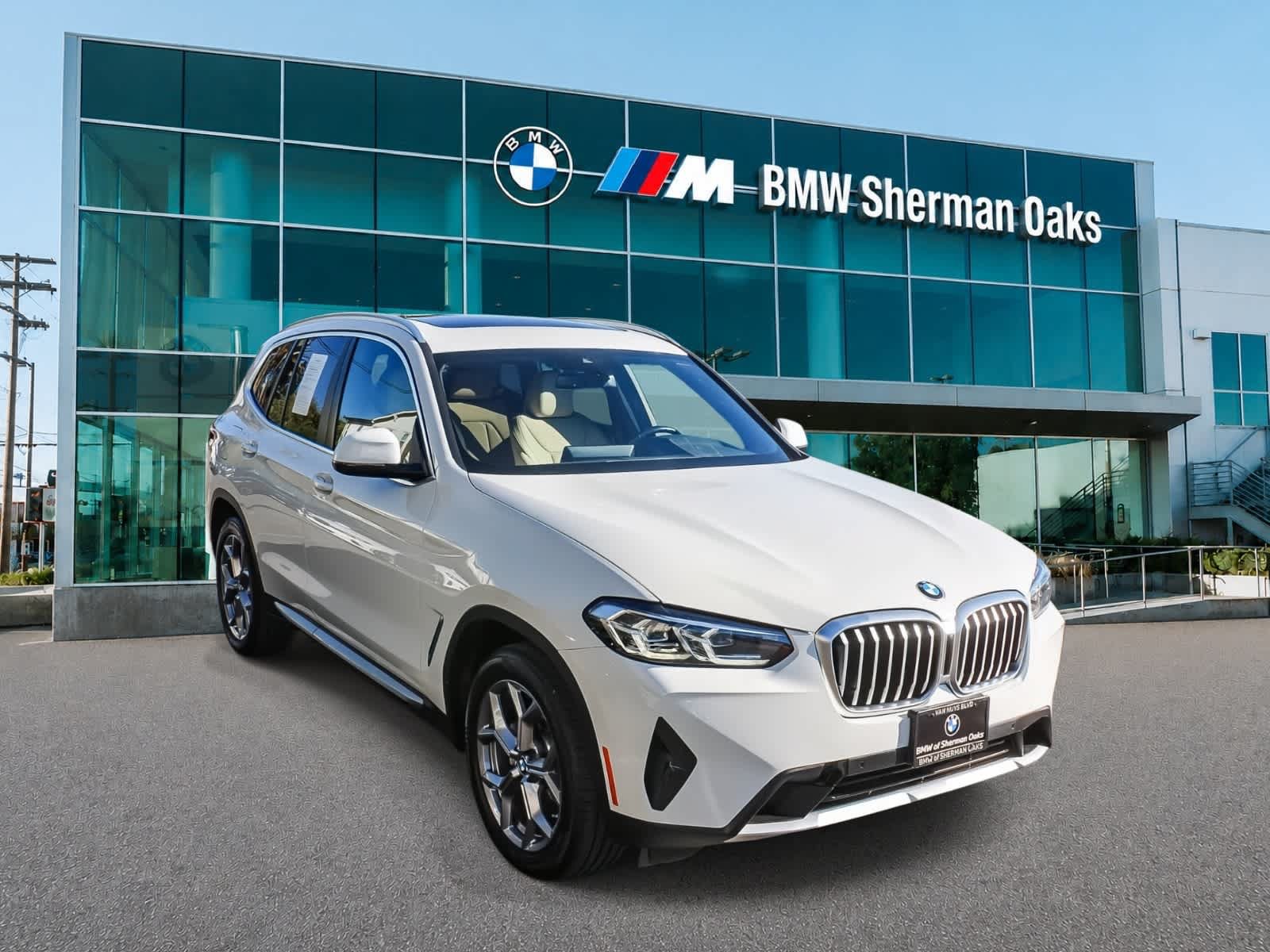 Used 2024 BMW X3 sDrive30i w/ Convenience Package RWD image 3