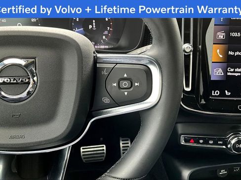 Used 2022 Volvo XC40 T5 R-Design image 26