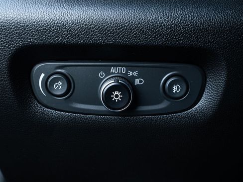 Certified 2019 Chevrolet Traverse LT w/ LT Premium Package image 17