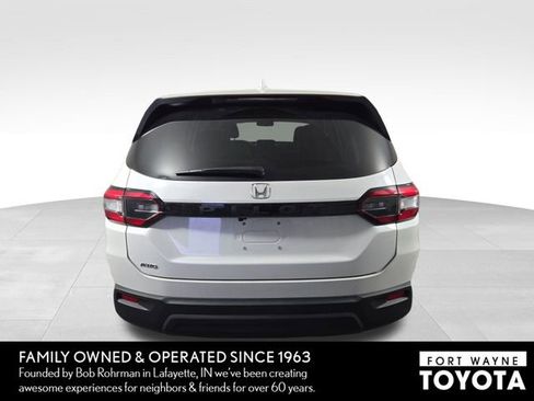 Used 2023 Honda Pilot LX image 8