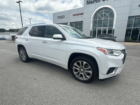 Used 2021 Chevrolet Traverse Premier w/ LPO, Floor Liner Package AWD/4WD image 2