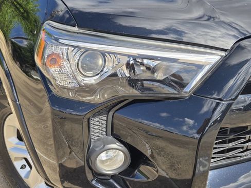 Used 2018 Toyota 4Runner SR5 Premium AWD/4WD image 9