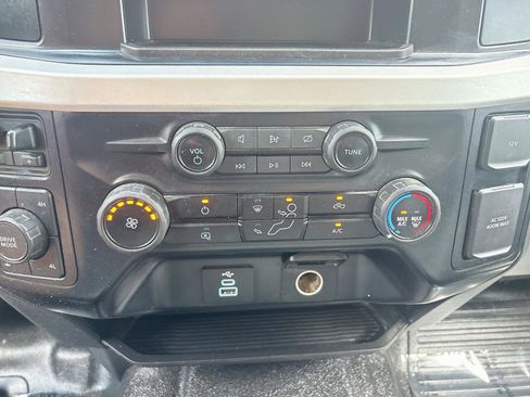 Used 2024 Ford F250 4x4 Crew Cab Super Duty image 9