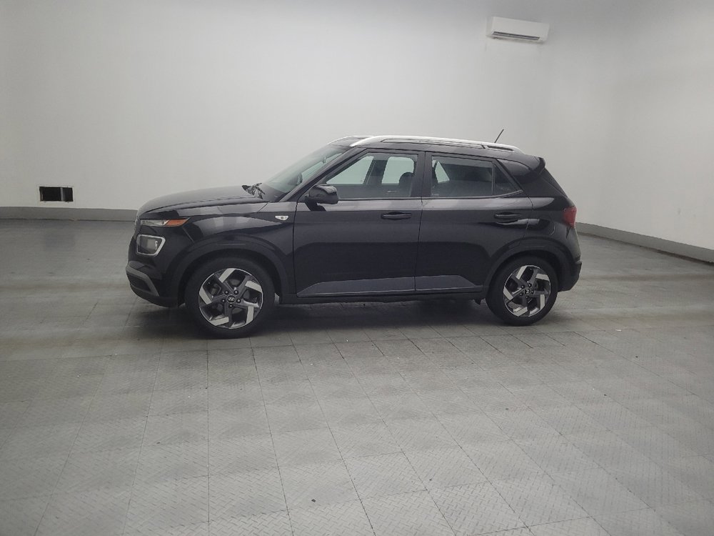 Used 2023 Hyundai Venue SEL FWD image 2
