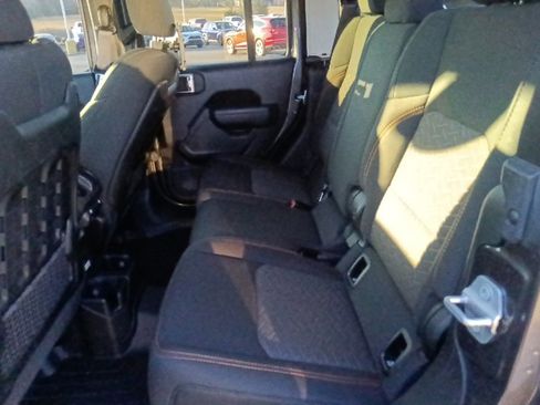 Used 2022 Jeep Gladiator Mojave w/ Cold Weather Group image 26