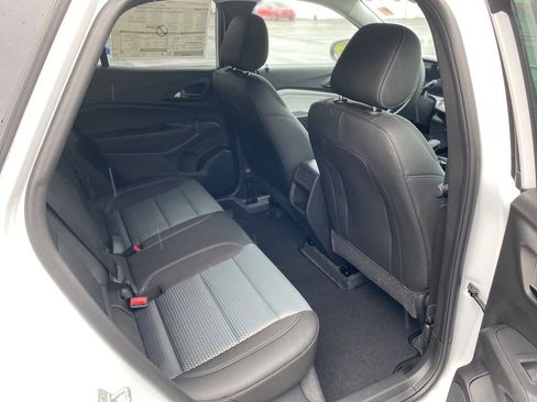 New 2026 Chevrolet Trax LT w/ LT Convenience Package FWD image 15