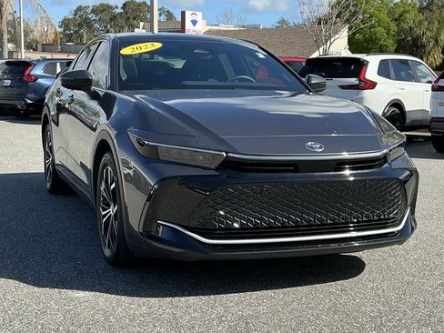 Used 2023 Toyota Crown XLE image 11