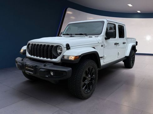 Used 2024 Jeep Gladiator Sport AWD/4WD image 1