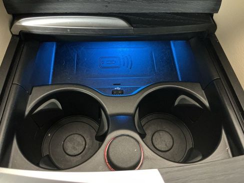 Certified 2023 BMW 530e xDrive w/ Premium Package image 17