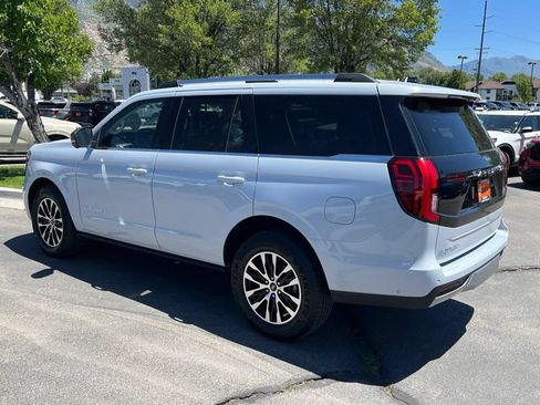 Used 2025 Ford Expedition Platinum AWD/4WD image 12