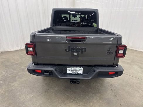 Used 2025 Jeep Gladiator Willys image 22