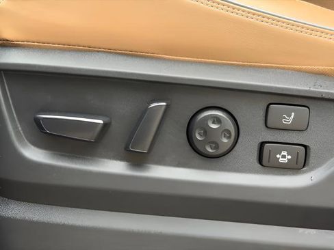 Used 2025 INFINITI QX80 Sensory image 42