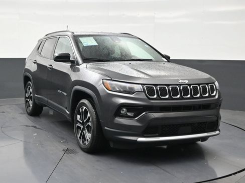 Used 2023 Jeep Compass Limited AWD/4WD image 7