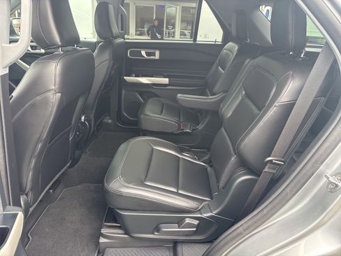 Used 2021 Ford Explorer XLT w/ Equipment Group 202A image 38