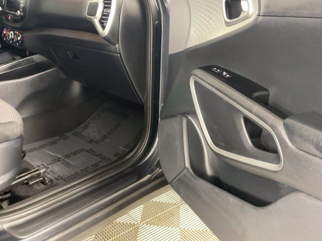 Used 2025 Kia Soul LX w/ LX Technology Package FWD image 20