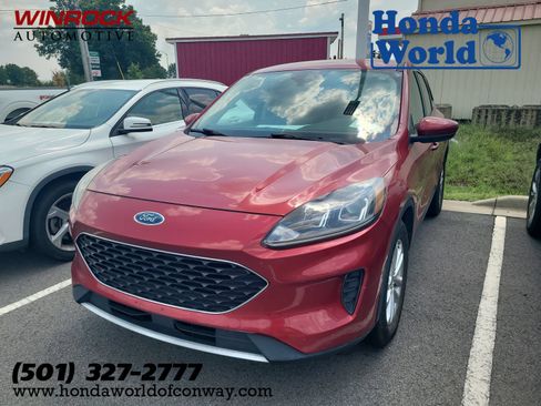Used 2020 Ford Escape SE FWD image 1