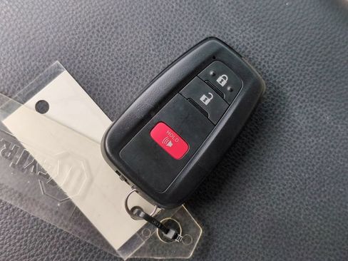 Used 2023 Toyota RAV4 XLE FWD image 27