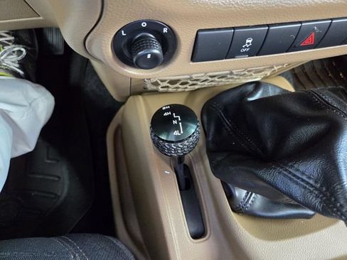Used 2018 Jeep Wrangler Unlimited Sahara w/ Max Tow Package AWD/4WD image 18