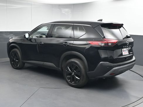 Used 2021 Nissan Rogue SV image 6