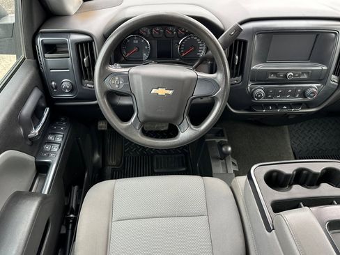 Used 2018 Chevrolet Silverado 1500 Custom w/ Custom Convenience Package image 15