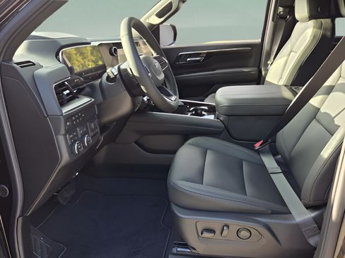 New 2026 Chevrolet Suburban Z71 w/ Z71 Off-Road Package AWD/4WD image 11