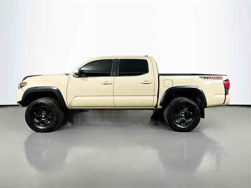 Used 2019 Toyota Tacoma TRD Off-Road image 4