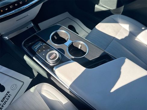 Used 2024 Cadillac Lyriq Luxury image 24