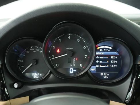 Certified 2025 Porsche Macan AWD/4WD image 14