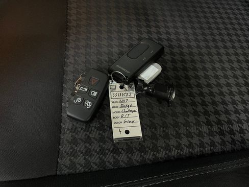 Used 2017 Dodge Challenger R/T w/ Driver Convenience Group image 35