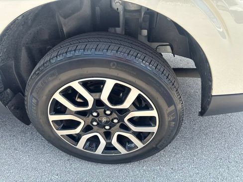 Used 2024 Ford Maverick Lariat AWD/4WD image 46