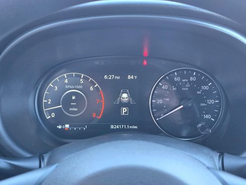 Used 2023 Nissan Kicks SV w/ Interior Electronics Package FWD image 15