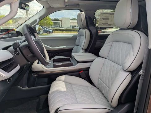 New 2026 Lincoln Navigator L Black Label image 20