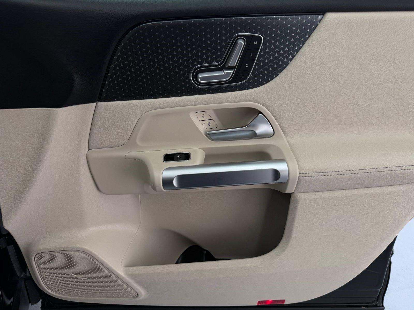 Certified 2026 Mercedes-Benz GLB 250 image 28