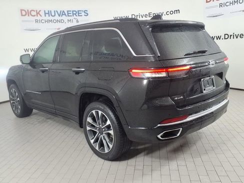 Used 2023 Jeep Grand Cherokee Overland AWD/4WD image 6