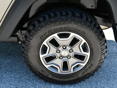 Used 2018 Jeep Wrangler Unlimited Rubicon w/ Connectivity Group AWD/4WD image 59
