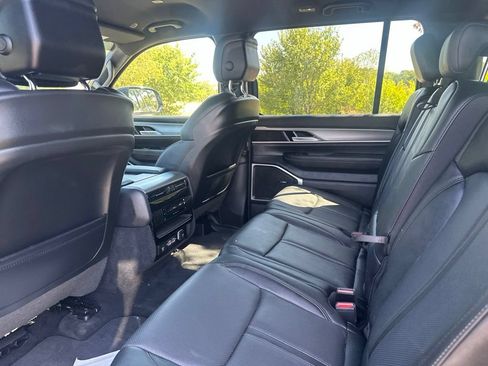 Used 2026 Jeep Grand Wagoneer L Limited w/ 8-Passenger Seating Package AWD/4WD image 4