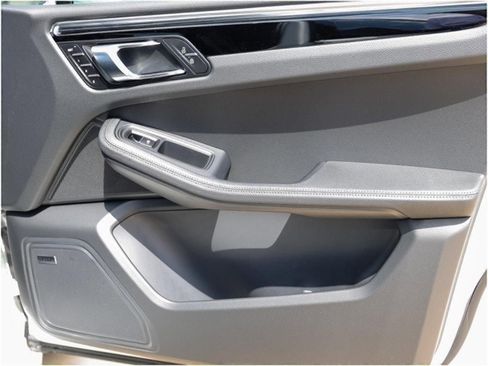 New 2025 Porsche Macan S image 26