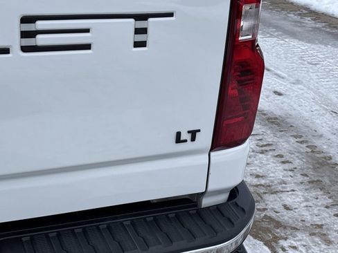 Used 2020 Chevrolet Silverado 2500 LT w/ Convenience Package image 5