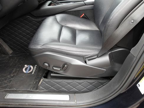 Used 2019 Volvo XC90 T6 Momentum w/ Advanced Package image 15