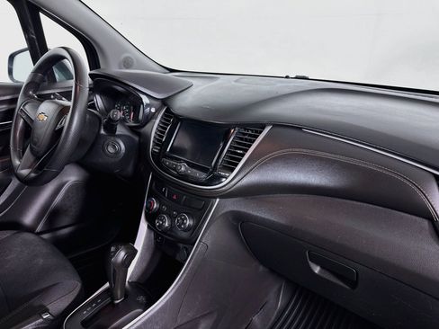Used 2021 Chevrolet Trax LS FWD image 26