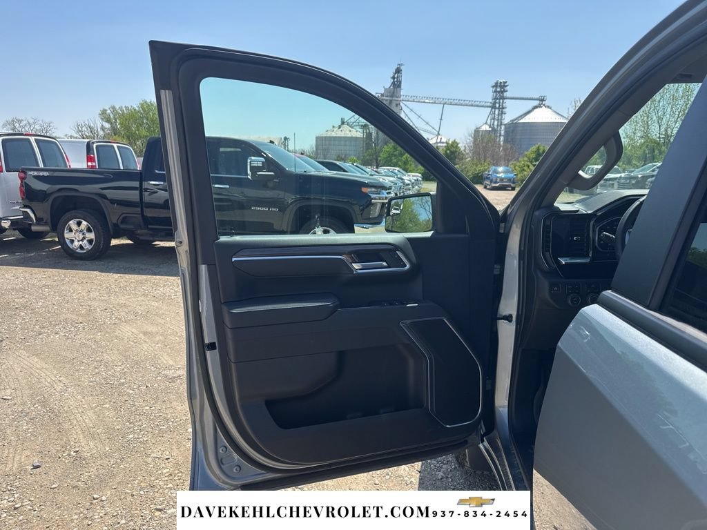 Used 2026 Chevrolet Silverado 1500 LT AWD/4WD image 9