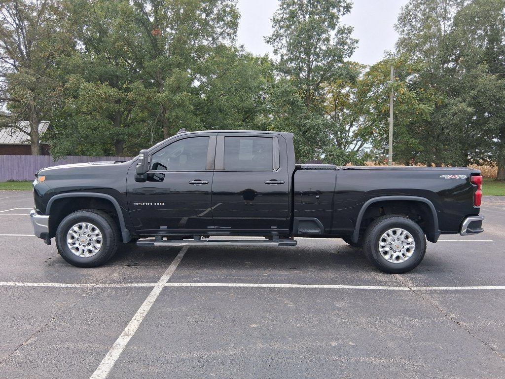 Used 2022 Chevrolet Silverado 3500 LT w/ Convenience Package AWD/4WD image 4