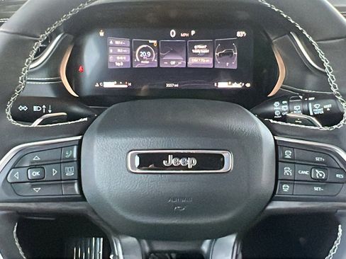 New 2025 Jeep Grand Cherokee L Limited w/ Luxury Tech Group II image 35