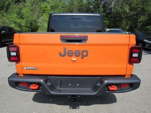 Certified 2025 Jeep Gladiator Mojave w/ Convenience Group AWD/4WD image 7