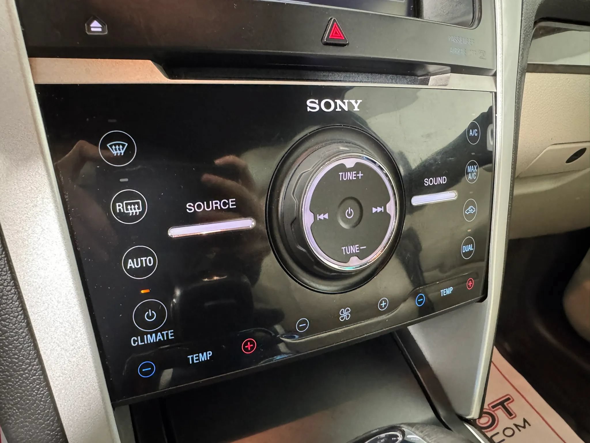 Used 2014 Ford Explorer Limited w/ Equipment Group 302A FWD image 21